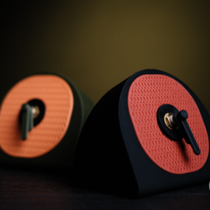 Modern Minimalist Desk Clock - Image 2